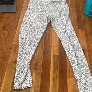 NEVER WORN CHEETAH LEGGINGS